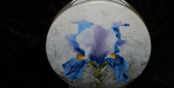 Vase Saturne " Iris " peinture sur porcelaine